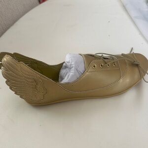 JEREMY SCOTT - ADIDAS Collab Women’s Lace-Up Wing Detail Flat - Tan